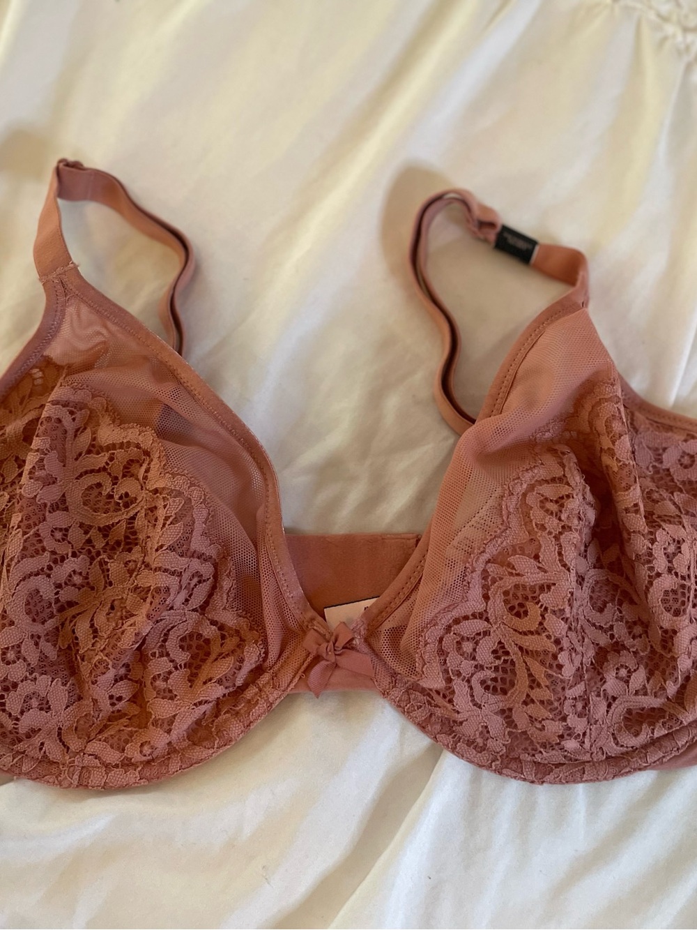 Victoria's Secret Rosewood Lace Underwire Bra - Picture 2 of 5